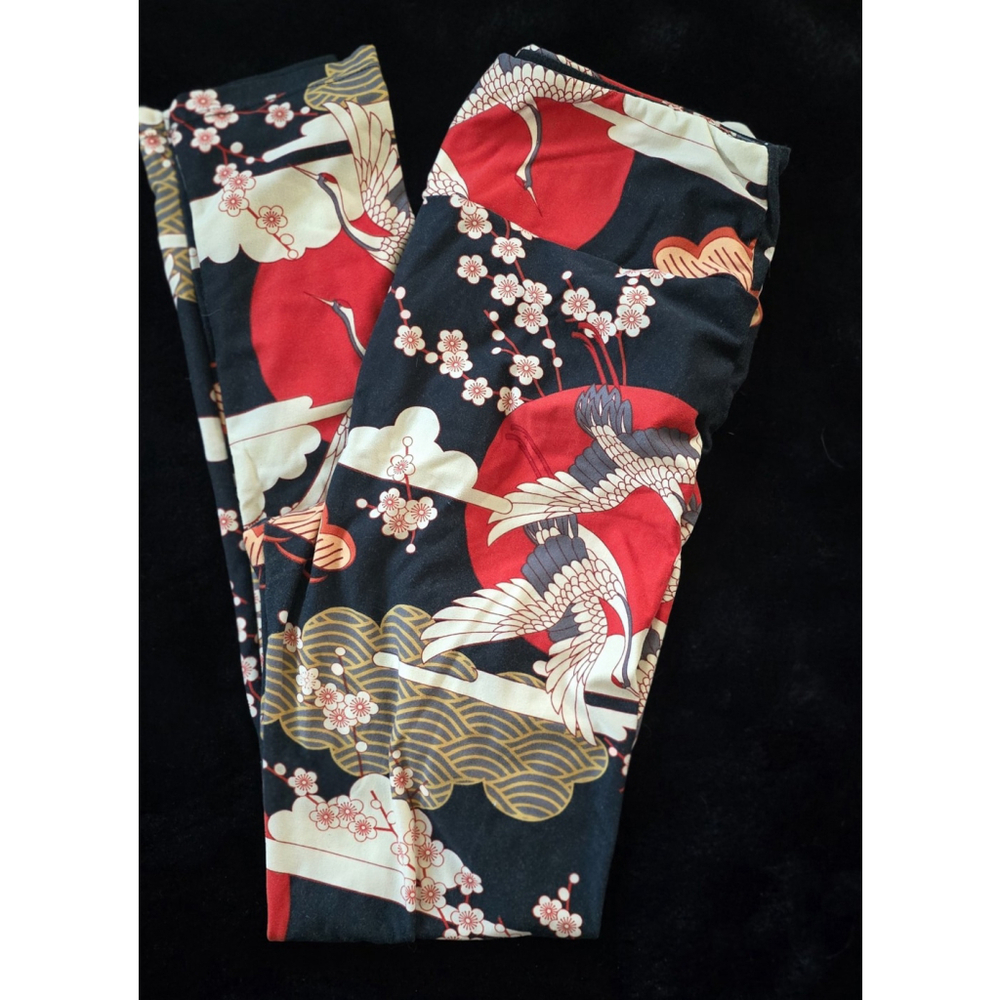 LuLaRoe Black and Red Crane Print Leggings